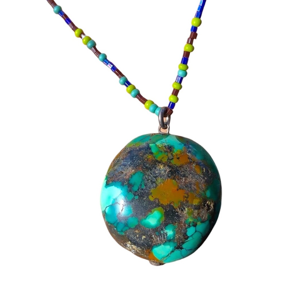 Beautiful turquoise necklace on glass beads - Picture 4 of 14